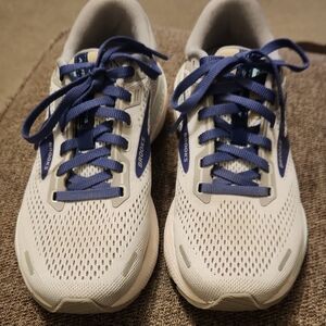 Brooks Grey And Purple Adrenaline GTS 22 Sz 7.5m